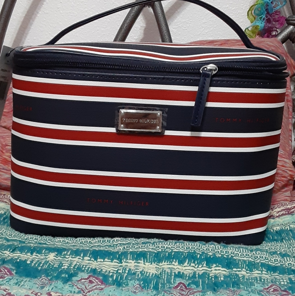Tommy Hilfiger cosmetic travel bag